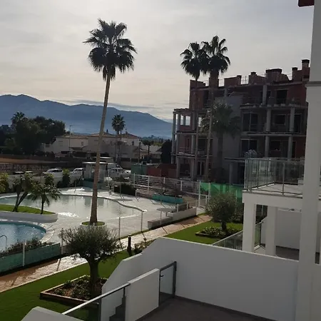 Apartment Sunny Beachside With Pool *