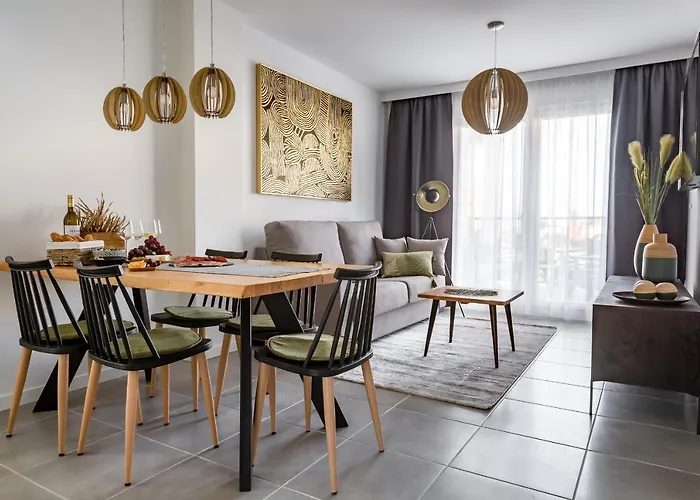 Sunny In With Outdoor Swimming Pool And Garage Parking Place Included, 300m From The Sandy